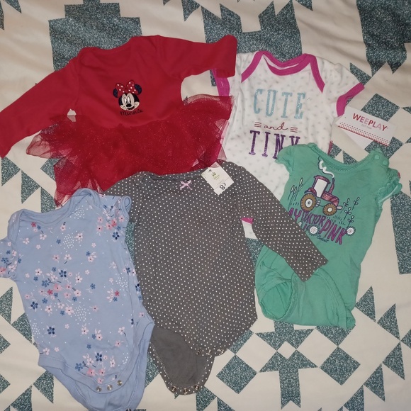 30+ Pieces Baby Girls Clothing Sizes 6-9 Months Some NWT Some used - Picture 10 of 16